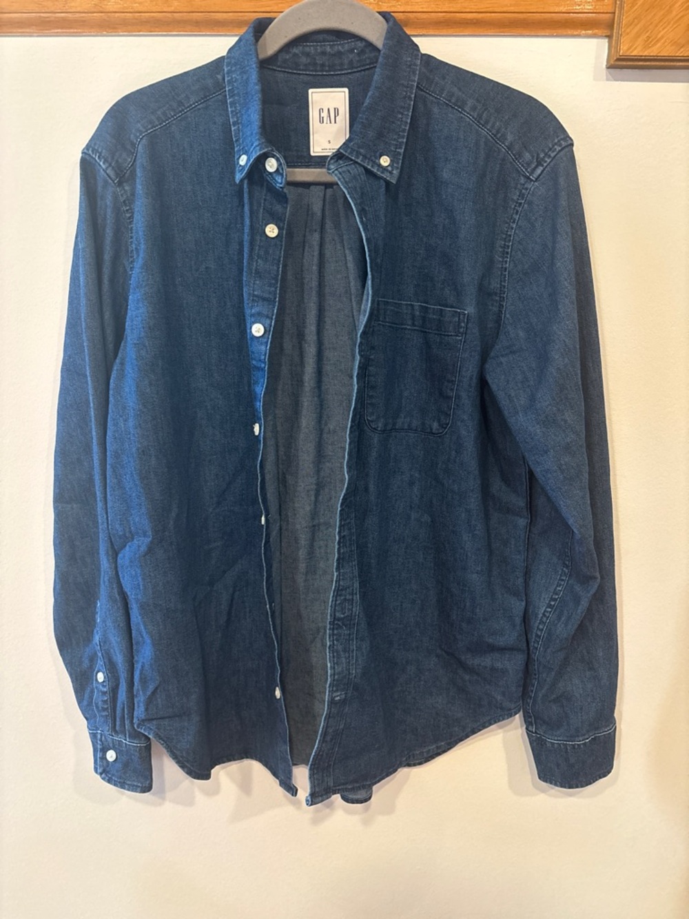 GAP Men's Indigo Denim Button Down Shirt - Size Small